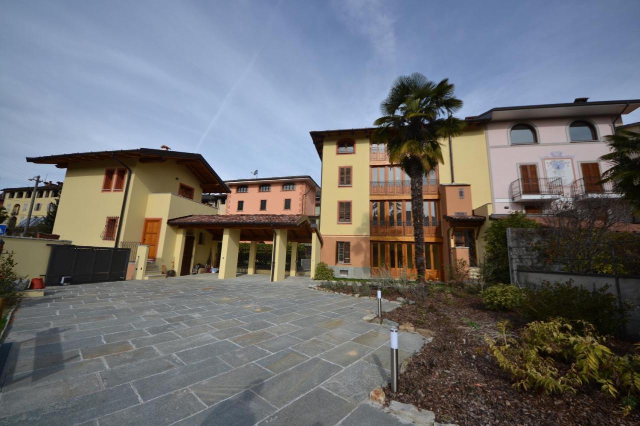 Alla Piana Appartement Varallo Buitenkant foto